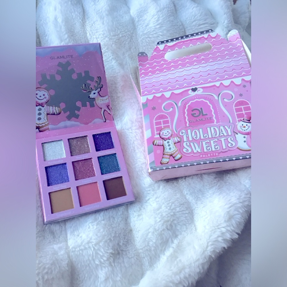 Glamlite Exclusive Holiday Sweets Eye Shadow  Palette New In Box